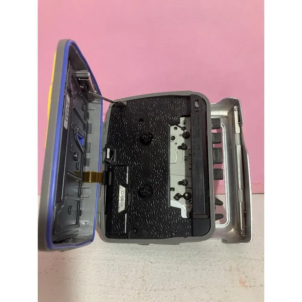 Vintage EUC Sony Sports Groove Walkman WM-FS499 Radio Cassette Player WORKS
